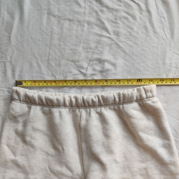 Aritzia TNA Cozy Fleece Perfect Hi-Rise 3" Sweatshort in Heather cloud white - Picture 10 of 11